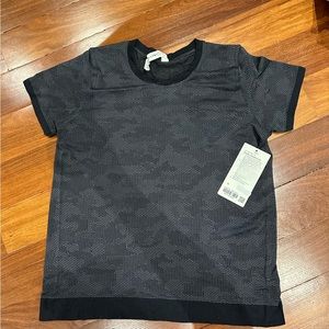 NWT Lululemon Swiftly Breathe Short Sleeve Camo Shirt